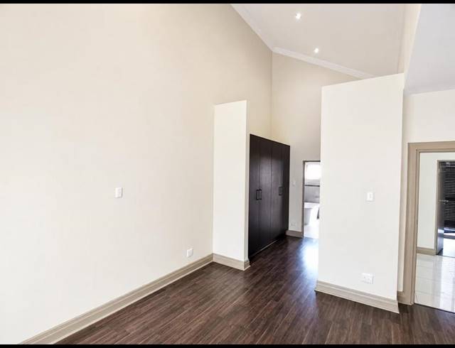 3 BEDROOM CLUSTER FOR SALE IN BRYANSTON EAST